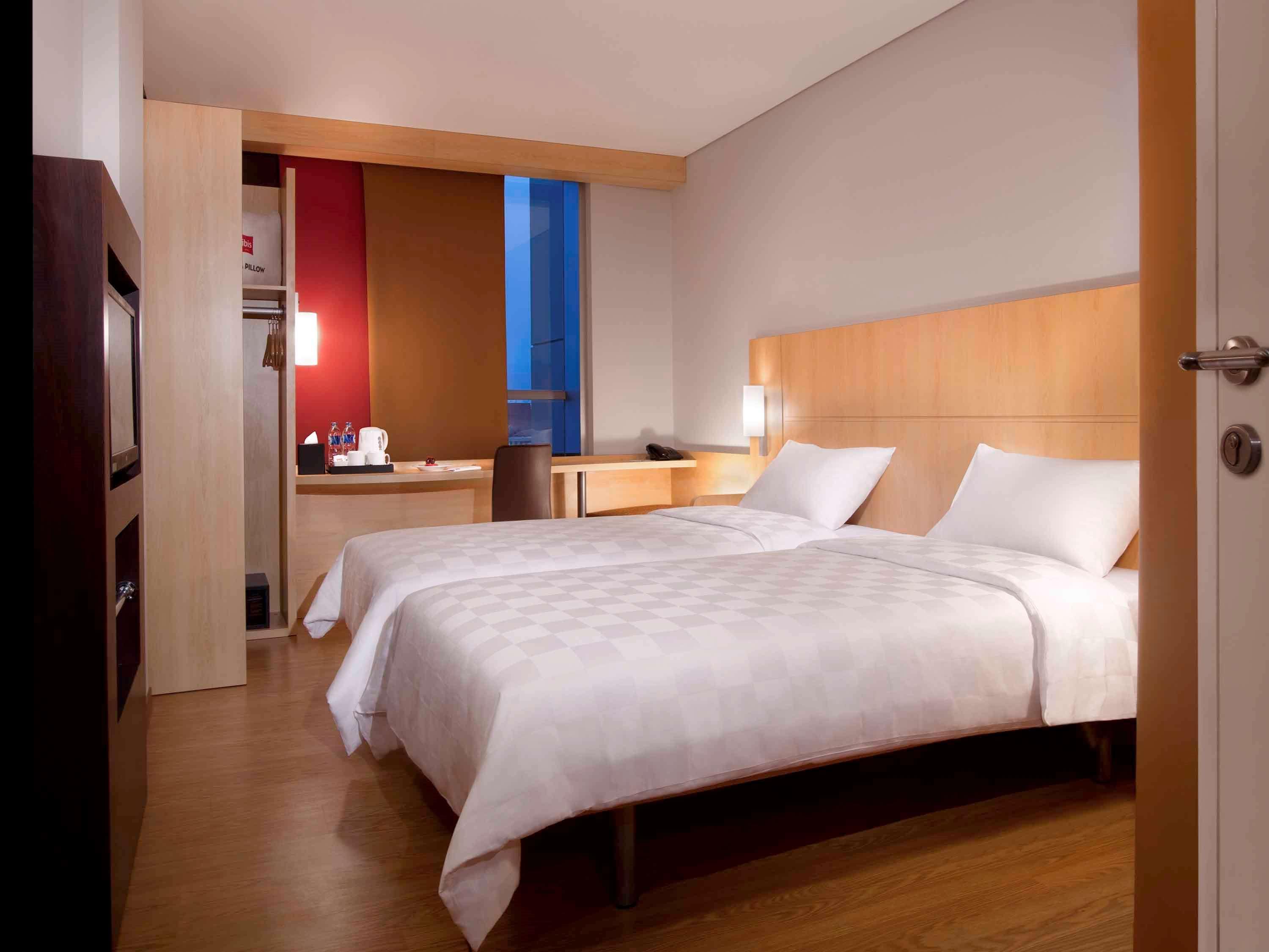Ibis Jakarta Senen Exterior photo