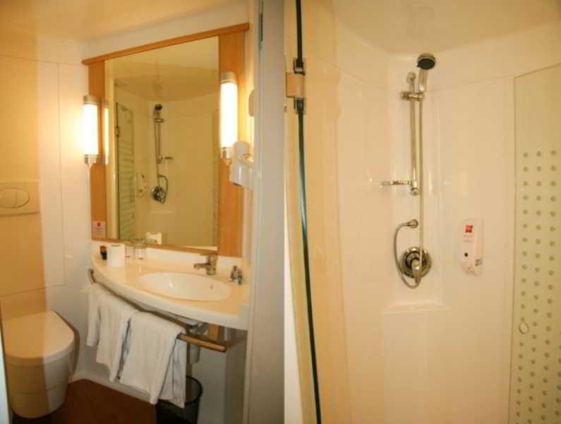Ibis Jakarta Senen Exterior photo